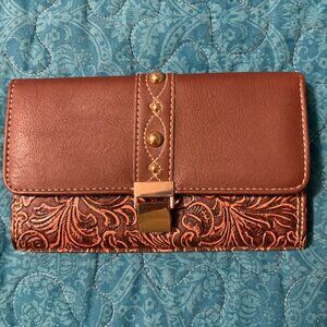 Brown Leather Unbranded Wallet Clutch w/ Magnetic Close and Zippers